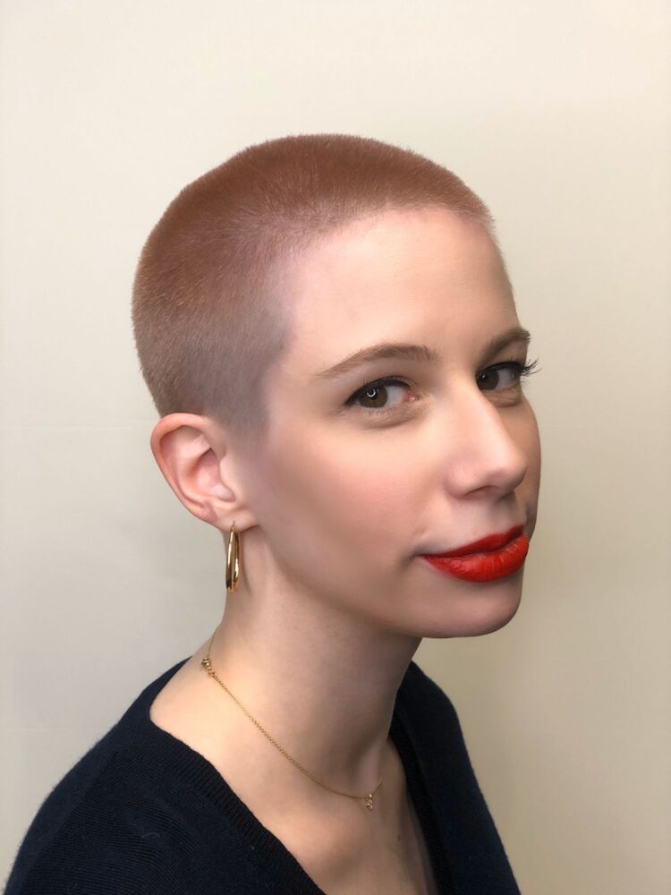 潔いボウズにお洒落なピンクゴールド Genki 派手髪 ハイトーン の髪型 ヘアスタイル ヘアカタログ情報 Yahoo Beauty ヤフービューティー