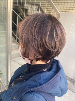 22年夏 白髪ぼかしハイライト ショートの髪型 ヘアスタイル ヘアカタログ 人気順 Yahoo Beauty ヤフービューティー