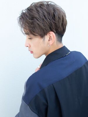 アシメ アシンメトリーバング メンズの新着ヘアスタイル 髪型 ヘア