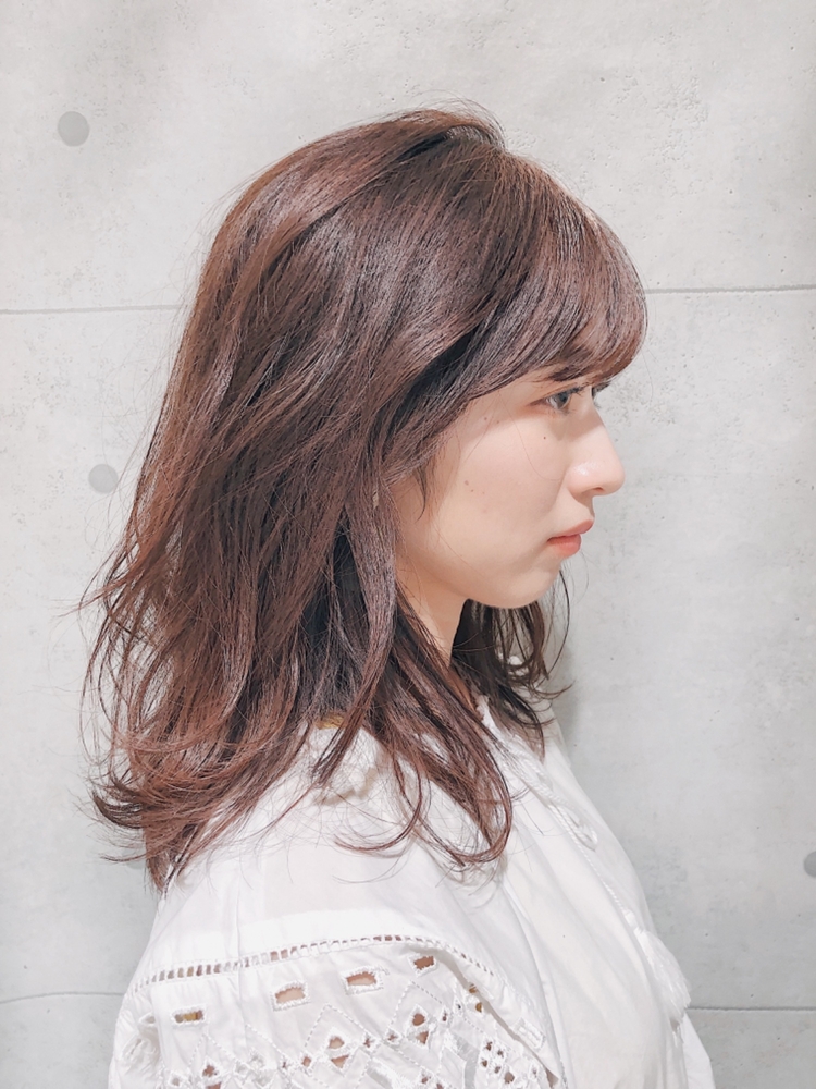ゆるっとウェーブで作るニュアンスパーマ 流し前髪で大人可愛いミディアムヘア Garden Tokyo ガーデントウキョウ 田中 麻由のヘアスタイル情報 Yahoo Beauty