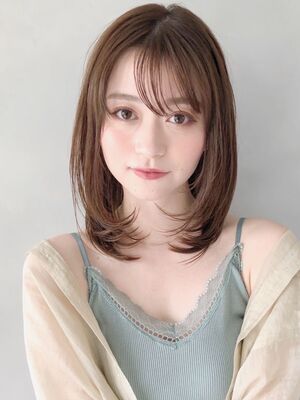 内巻きレイヤー ミディアムの髪型 ヘアスタイル ヘアカタログ 人気順 Yahoo Beauty ヤフービューティー