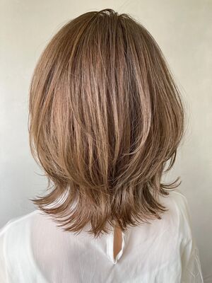 21年秋冬 ミルクティーベージュ ミディアムの新着ヘアスタイル 髪型 ヘアアレンジ Yahoo Beauty