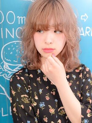 21年秋冬 ピンクベージュ ミディアムの新着ヘアスタイル 髪型 ヘアアレンジ Yahoo Beauty