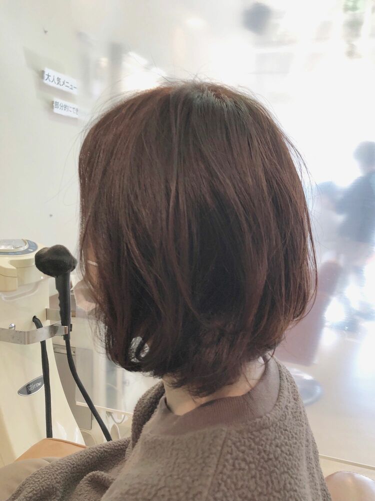 大人女性に人気のボブパーマ 毛先のみあてるパーマでふんわり可愛い 石崎浩二のヘアスタイル情報 Yahoo Beauty