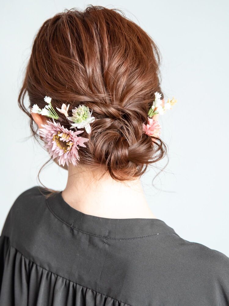 結婚式や二次会にオススメのヘアセット ヘアアレンジ ミディアムヘアーの編み込みダウンスタイル ヘアーサロン ラフリジー代々木 ヘアーサロンラフリジーヨヨギ 高岡優実 Loufreasyのヘアスタイル情報 Yahoo Beauty