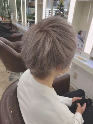 メンズ ホワイトベージュの髪型 ヘアスタイル ヘアカタログ 人気順 Yahoo Beauty ヤフービューティー