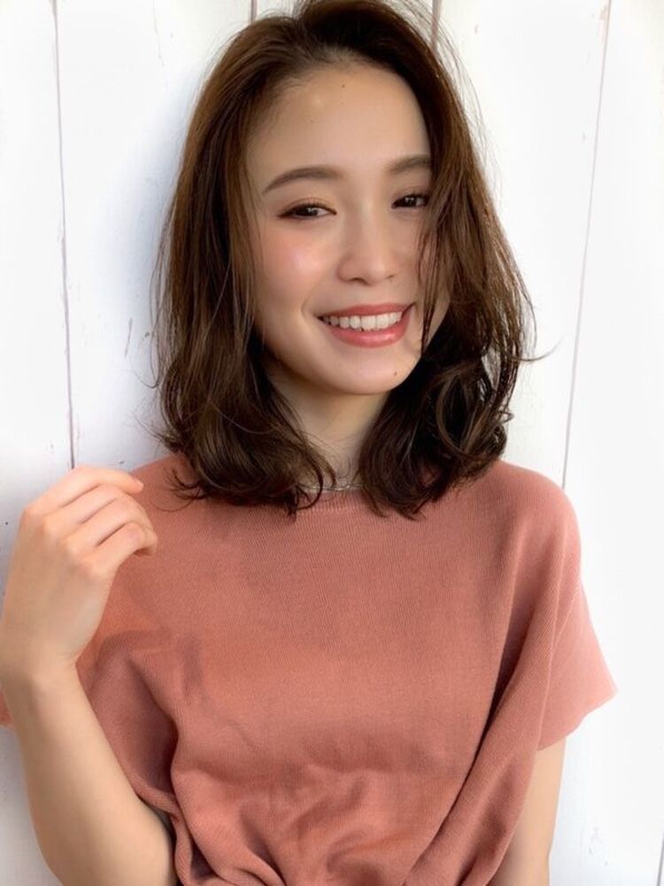 女っぽヘア高支持率 秋山那代 オンナ度上げる柔らかhair 前髪とサイドバングで似合わせ｜ 秋山那代のヘアスタイル情報｜Yahoo! BEAUTY