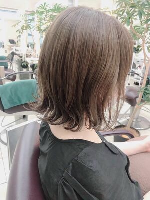 ミディアムボブ ミディアムの髪型 ヘアスタイル ヘアカタログ 人気順 Yahoo Beauty ヤフービューティー