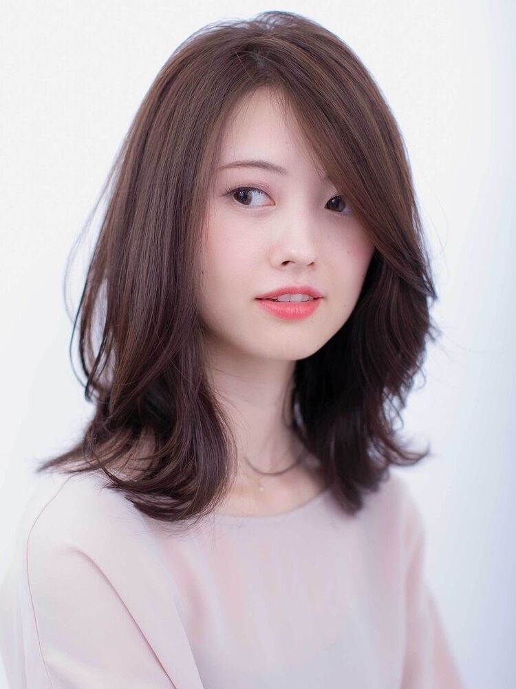 韓国レイヤーカット 柔らかなベージュカラーで大人かわいいミディアム Turn Tokyo ターントウキョウ 韓国レイヤーカットなら嶋田陽平のヘアスタイル情報 Yahoo Beauty