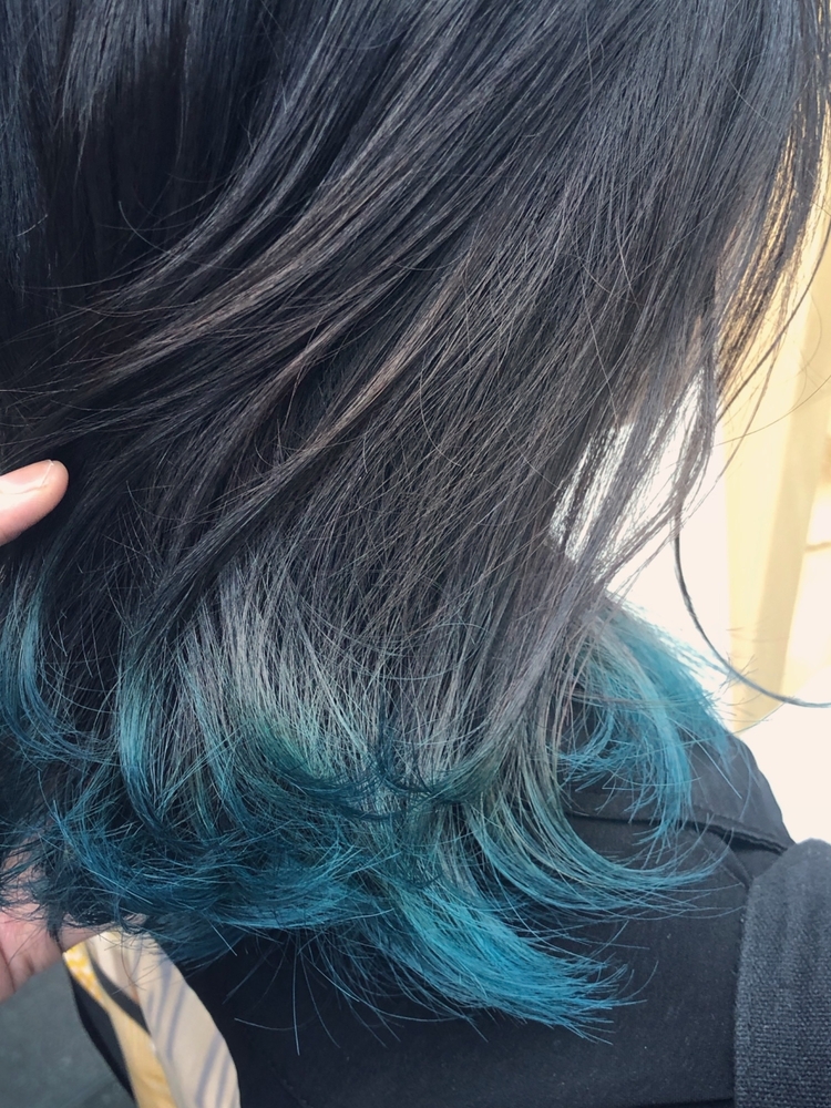 裾カラーオーシャンブルー 伊藤 卓の髪型 ヘアスタイル ヘアカタログ情報 Yahoo Beauty ヤフービューティー