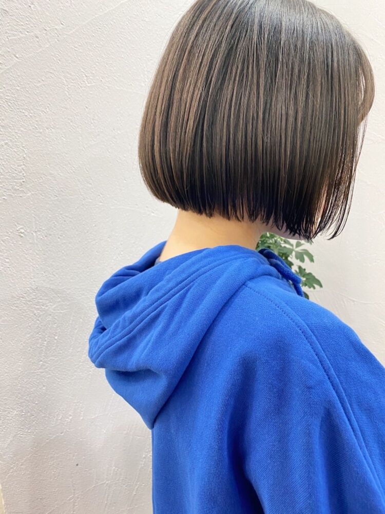 透明感のある切りっぱなしミニボブ ボブ ボブアレンジ シースルーバング 黒髪ボブ ベージュカラー Killa キラ 加納竜也の髪型 ヘアスタイル ヘアカタログ情報 Yahoo Beauty ヤフービューティー