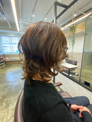 40代 ミディアムウルフの髪型 ヘアスタイル ヘアカタログ 人気順 Yahoo Beauty ヤフービューティー
