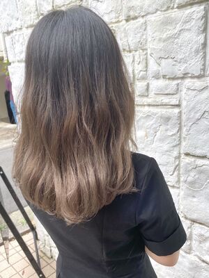 21年夏 グラデーションカラー セミロングの新着ヘアスタイル 髪型 ヘアアレンジ Yahoo Beauty