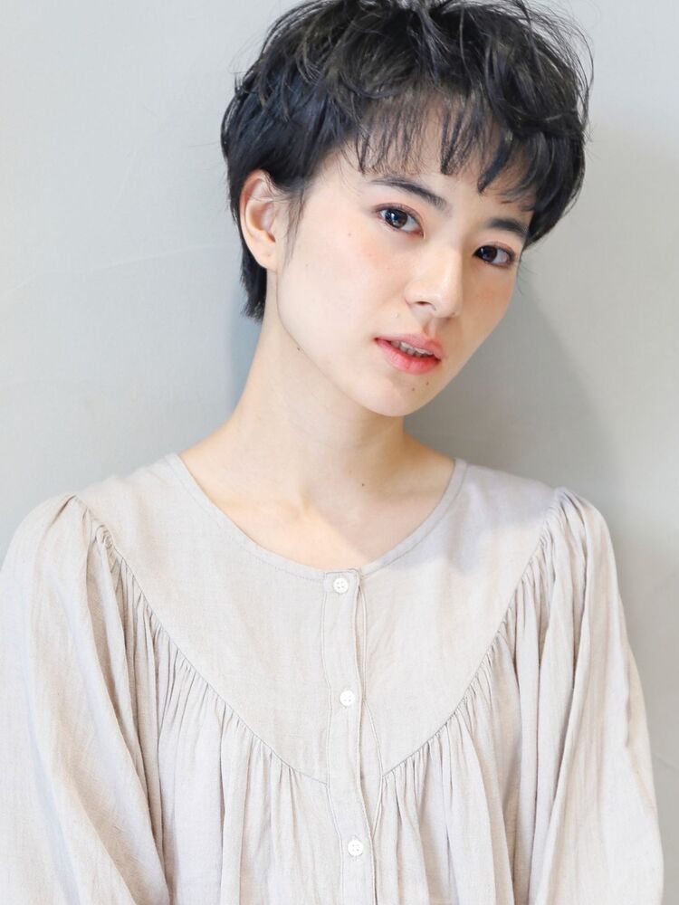 グレージュ ジグザグバング 黒髪耳掛けショート Hair Salon Gallica Minami Aoyama ヘアサロン ガリカ ミナミ アオヤマ 竹之内蔵人のヘアスタイル情報 Yahoo Beauty