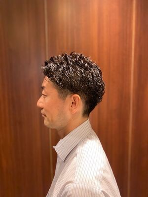 21年春夏 メンズ パーマ 強め の新着ヘアスタイル 髪型 ヘアアレンジ Yahoo Beauty