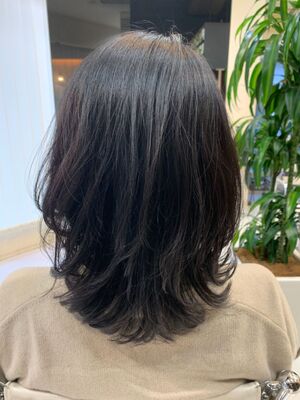 21年秋冬 ミディアムレイヤー パーマ 40代の新着ヘアスタイル 髪型 ヘアアレンジ Yahoo Beauty