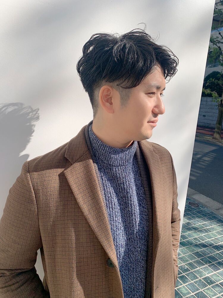 U Realm 新屋 メンズオススメ ツーブロックセンター分けショート 新屋厚輔のヘアスタイル情報 Yahoo Beauty
