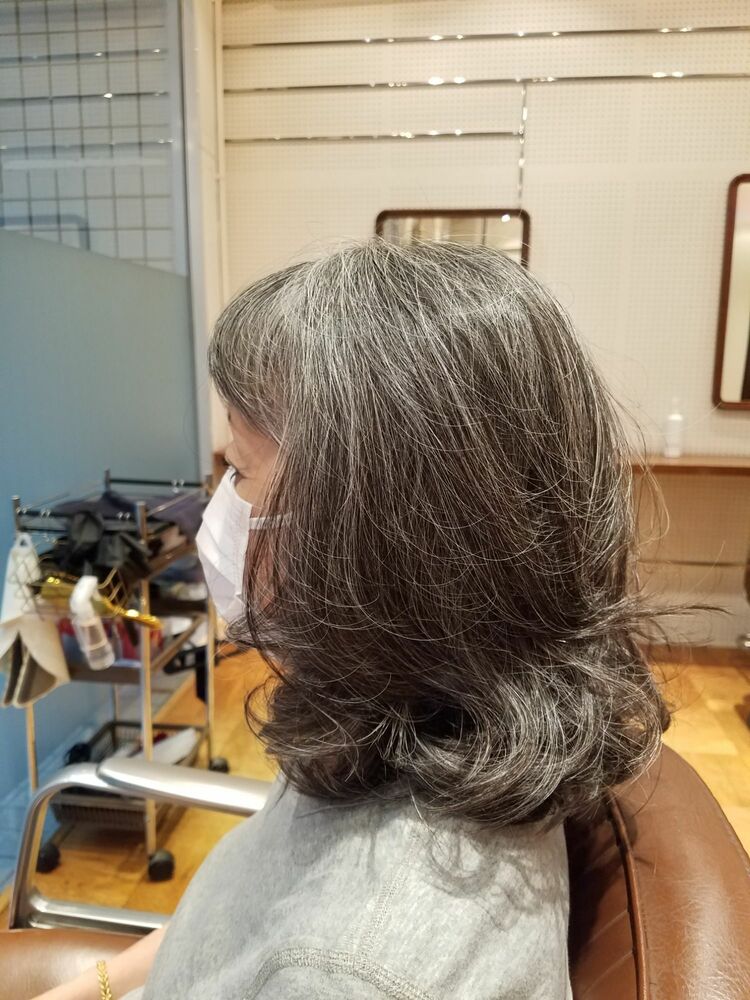 60代グレーロングヘアー 樽川和明のヘアスタイル情報 Yahoo Beauty