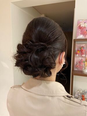 22年春 ドレスの人気ヘアスタイル 髪型 ヘアアレンジ Yahoo Beauty