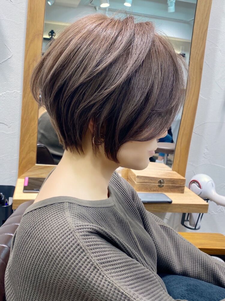 美シルエット 大人ショートボブ アッシュグレージュ Mag Ginza マグギンザ Bisa 美才治秀欣 のヘアスタイル情報 Yahoo Beauty