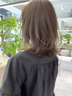 21年夏 ミディアムレイヤーの人気ヘアスタイル 髪型 ヘアアレンジ Yahoo Beauty