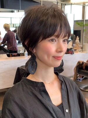 21年秋冬 滝川クリステルの新着ヘアスタイル 髪型 ヘアアレンジ Yahoo Beauty