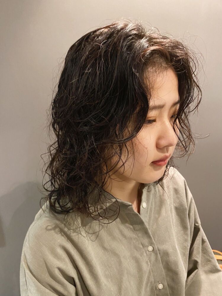 ミディアム パーマ センター分け Nero Hair Salon ネロ ヘアサロン 渋谷 Nero 田中 結の髪型 ヘアスタイル ヘアカタログ情報 Yahoo Beauty ヤフービューティー