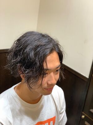 21年春夏 メンズ 緩めパーマの新着ヘアスタイル 髪型 ヘアアレンジ Yahoo Beauty