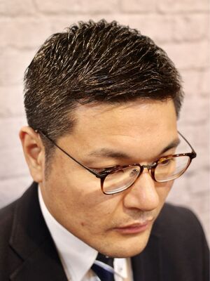 21年秋冬 メンズ 白髪ぼかしの新着ヘアスタイル 髪型 ヘアアレンジ Yahoo Beauty