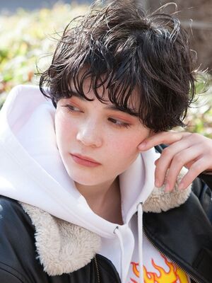 21年秋冬 外国人風パーマ ショートの新着ヘアスタイル 髪型 ヘアアレンジ 2ページ目 Yahoo Beauty