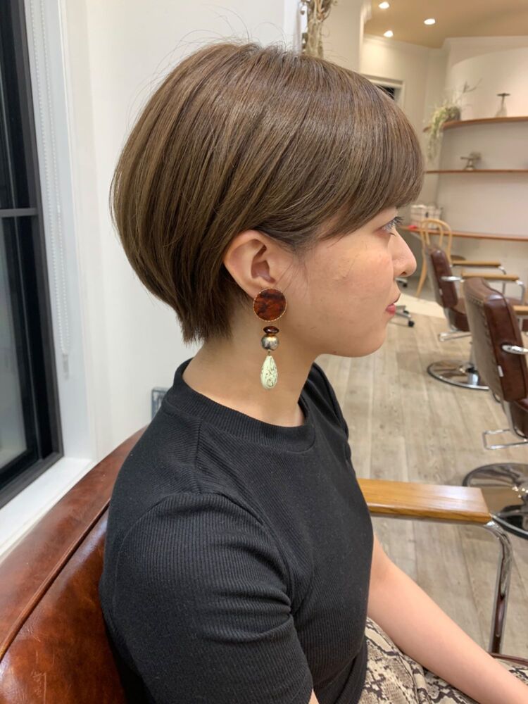 耳掛けしてピアスを可愛く見せる 耳掛け丸みショート Salowin 池袋 サロウィンイケブクロ Soshi 池袋ショートno 1の髪型 ヘアスタイル ヘアカタログ情報 Yahoo Beauty ヤフービューティー