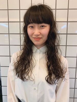 22年春 パーマ強め ロングの人気ヘアスタイル 髪型 ヘアアレンジ Yahoo Beauty