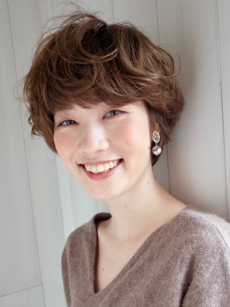 ショートボブで作るエアリーパーマスタイル Difino Akasaka ディフィーノアカサカ 高橋蛍介のヘアスタイル情報 Yahoo Beauty