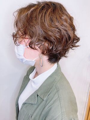 外国人風パーマ ベリーショートの髪型 ヘアスタイル ヘアカタログ 人気順 Yahoo Beauty ヤフービューティー