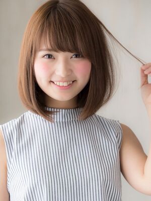 前下がりボブ 前髪あり ミディアムの髪型 ヘアスタイル ヘアカタログ 人気順 Yahoo Beauty ヤフービューティー