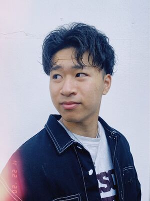 21年秋冬 メンズ 前髪パーマ ミディアムの新着ヘアスタイル 髪型 ヘアアレンジ Yahoo Beauty
