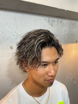 メンズ メッシュカラー ミディアムの髪型 ヘアスタイル ヘアカタログ 人気順 Yahoo Beauty ヤフービューティー