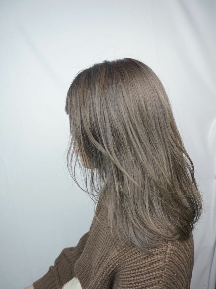 透明感グレージュと毛先の動きが可愛いロング Kentoのヘアスタイル情報 Yahoo Beauty