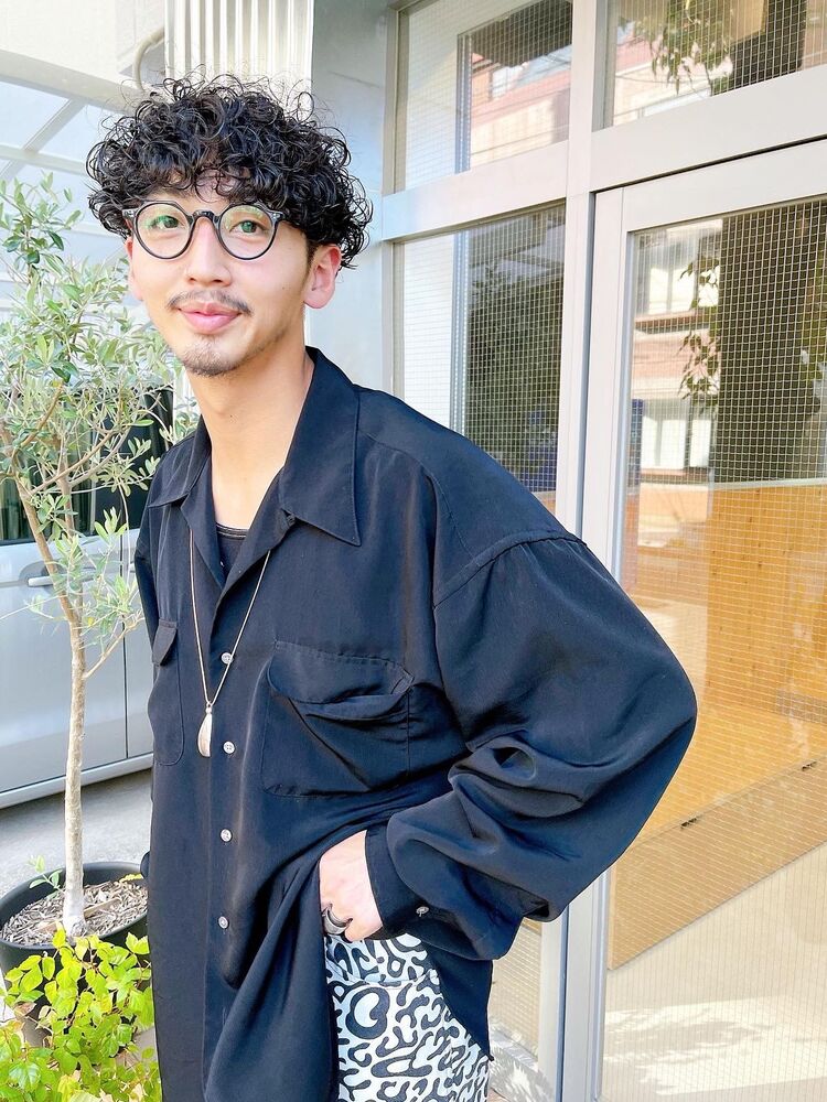 くるくるパーマ メンズマッシュパーマスタイル タカキリョウの髪型 ヘアスタイル ヘアカタログ情報 Yahoo Beauty ヤフービューティー