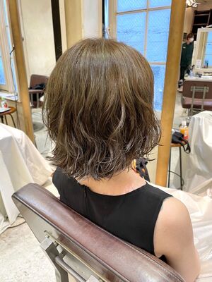 21年秋冬 コテ巻き風パーマ ミディアムの新着ヘアスタイル 髪型 ヘアアレンジ Yahoo Beauty