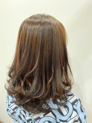 22年春 60代 くせ毛 セミロングの人気ヘアスタイル 髪型 ヘアアレンジ Yahoo Beauty