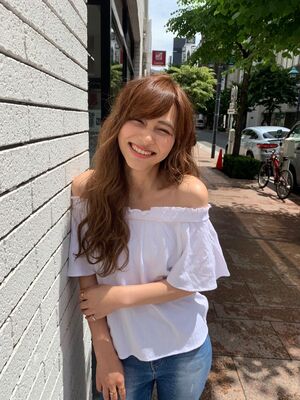 前髪あり ロングの髪型 ヘアスタイル ヘアカタログ 人気順 Yahoo Beauty ヤフービューティー