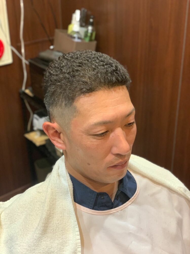 大人のパンチパーマ Hiro Ginza 池袋東口店 ヒロギンザ イケブクロヒガシグチテン 曽根克英の髪型 ヘアスタイル ヘアカタログ情報 Yahoo Beauty ヤフービューティー