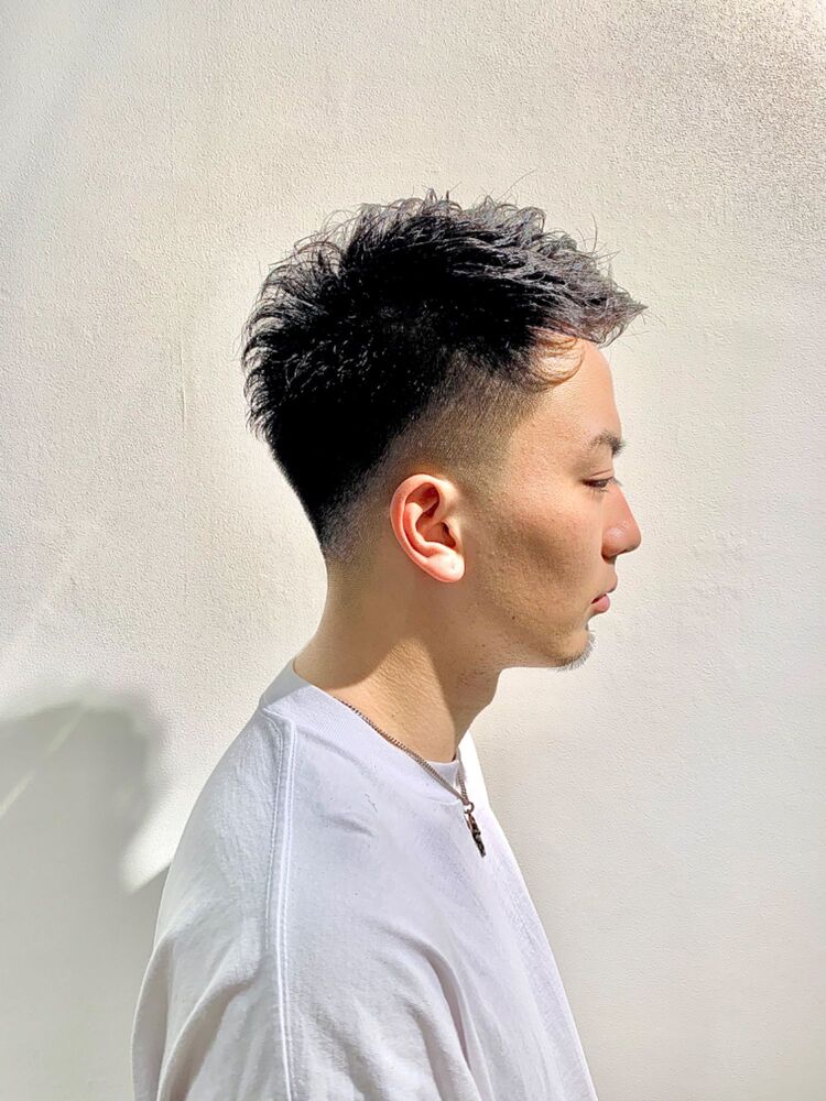 大人気のブロックスキンフェード メンズデジタルパーマ Chrom Tokyo The Barber クロム トキョウ ザ バーバー Chrom Tokyo 津田の髪型 ヘアスタイル ヘアカタログ情報 Yahoo Beauty ヤフービューティー