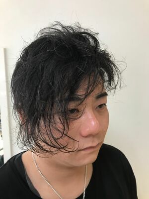 メンズ アシメ アシンメトリーバングの髪型 ヘアスタイル ヘアカタログ 人気順 Yahoo Beauty ヤフービューティー