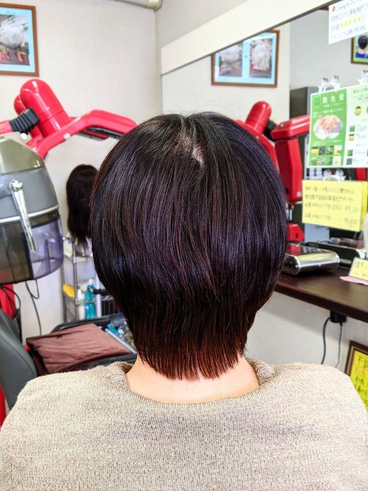 頭皮 髪を労る白髪染め 潤いある滑らかな艶ヘアマニキュア ヘアカット 8 100 2時間 美容室ロイヤル周船寺店 ビヨウシツロイヤルスセンジテン 三井 孝昭 ミツイ タカアキのヘアスタイル情報 Yahoo Beauty