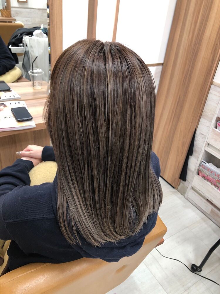 外国人風細かめハイライト J I Nの髪型 ヘアスタイル ヘアカタログ情報 Yahoo Beauty ヤフービューティー