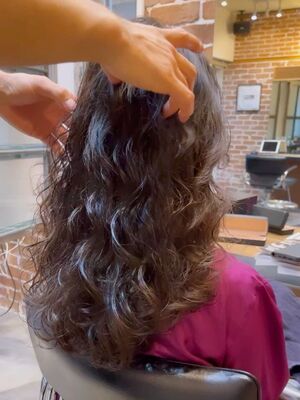 ウェーブパーマ ロングの髪型 ヘアスタイル ヘアカタログ 人気順 Yahoo Beauty ヤフービューティー