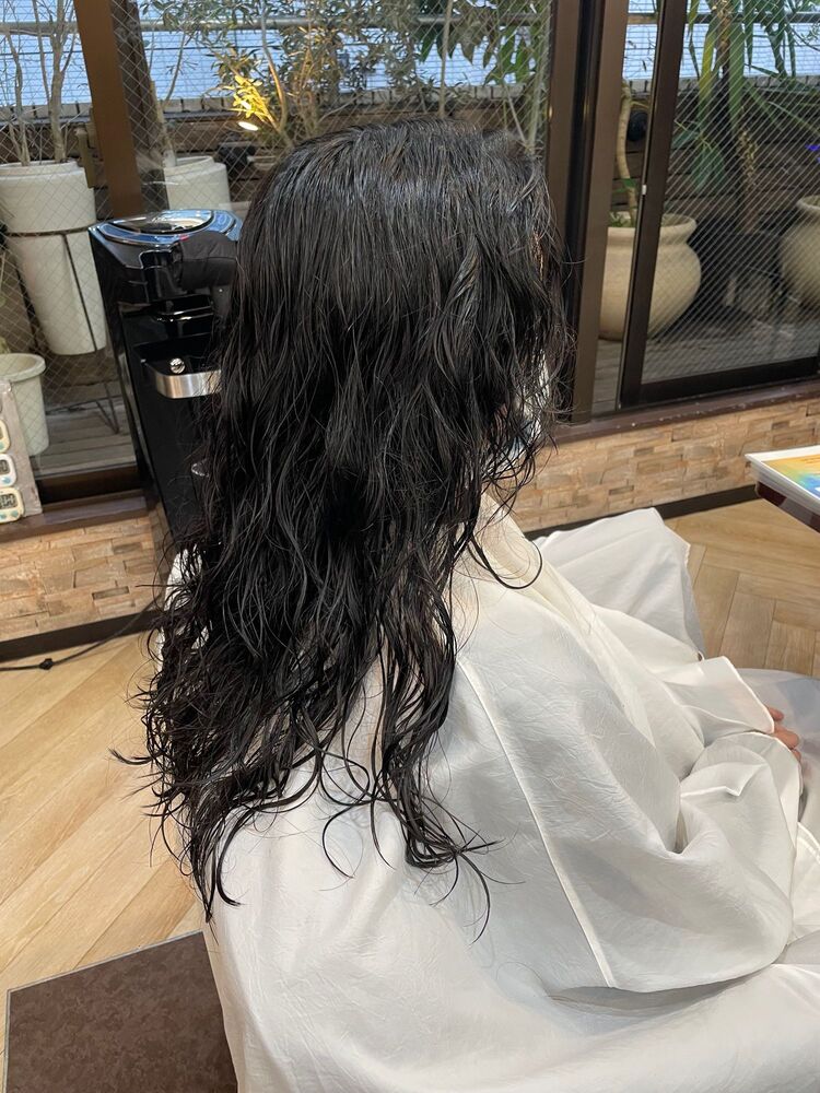 黒髪ロング パーマ Chara池袋本店 キャライケブクロホンテン 安良城彩花の髪型 ヘアスタイル ヘアカタログ情報 Yahoo Beauty ヤフービューティー