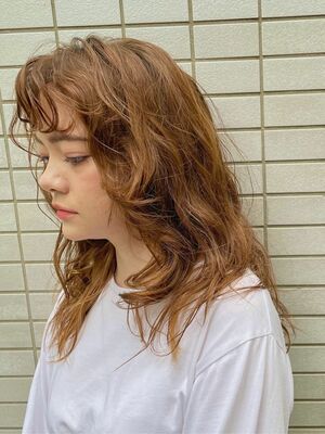 21年夏 外国人風パーマ ロングの新着ヘアスタイル 髪型 ヘアアレンジ Yahoo Beauty